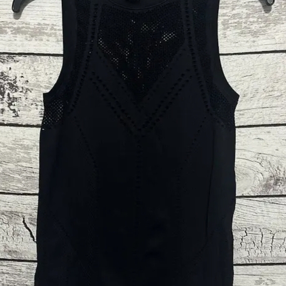 Athleta Oxygen Seamless Black Laser-Cut Mesh-Back Tank Top - Picture 8 of 10